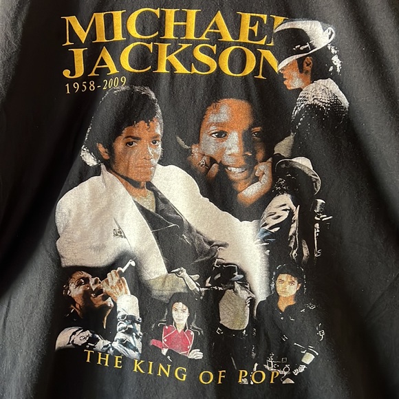 Michael Jackson “King of Pop” 1958-2009 Vintage T-Shirt 8 Photos from his past! - Picture 2 of 7